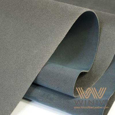 Couro vegano não deforma facilmente, ideal para sapatos formais.