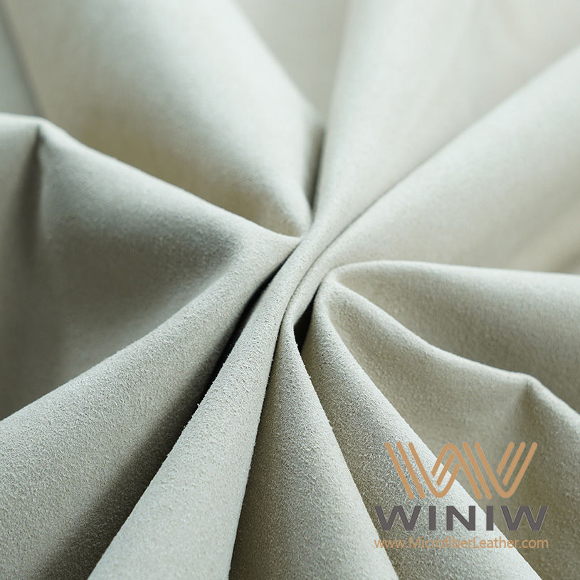 O que diferencia o couro genuíno da camurça?