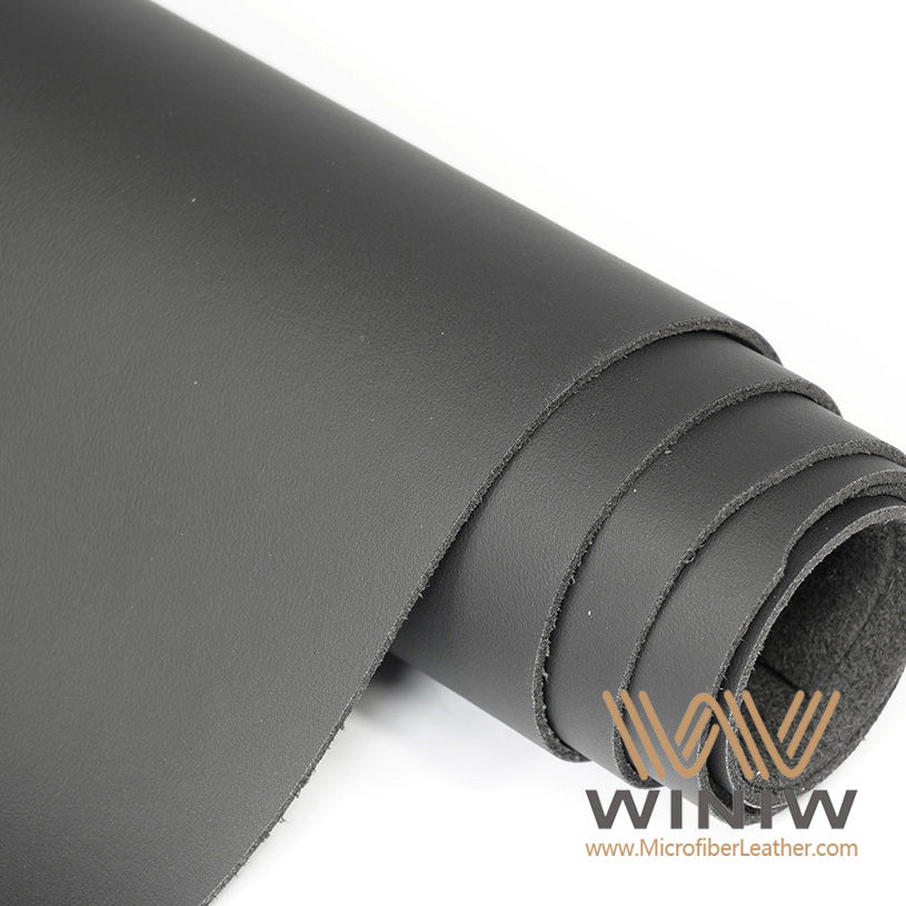 Como usar uma saia de couro vegano em qualquer ocasião